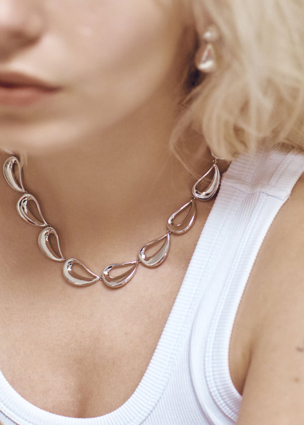 MANON CHAIN